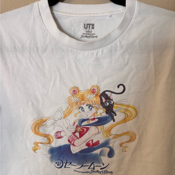 Uniqlo Sailor Moon Graphic Tshirt - Picture 2 of 3